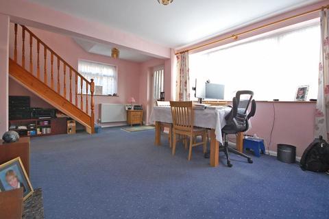 95 Bedells Avenue, Black Notley, Braintree, CM77 8NA