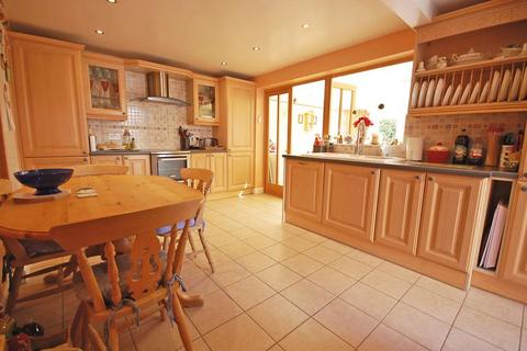 95 Bedells Avenue, Black Notley, Braintree, CM77 8NA