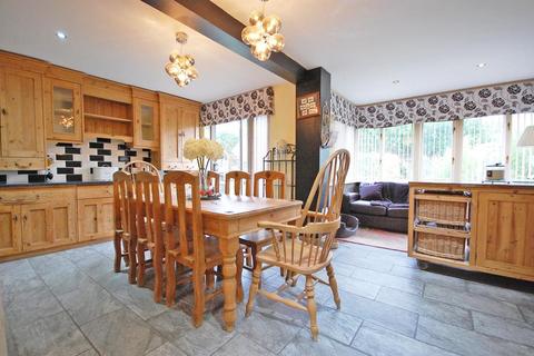 6 Notley Green, Great Notley, Braintree, CM77 7US