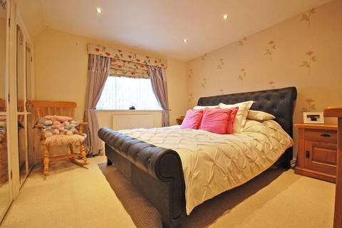 6 Notley Green, Great Notley, Braintree, CM77 7US