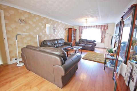 16 Brunwin Road, Rayne, Braintree, CM77 6BU