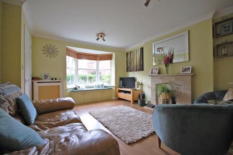 2 Ashdown Close, Great Notley, Braintree, CM77 7FR