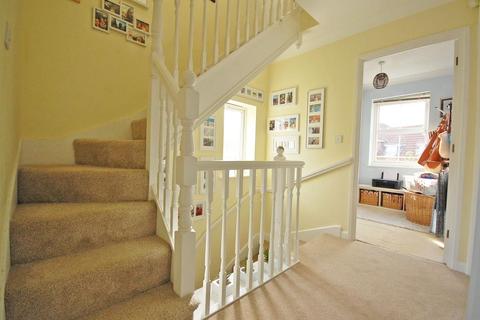 2 Ashdown Close, Great Notley, Braintree, CM77 7FR