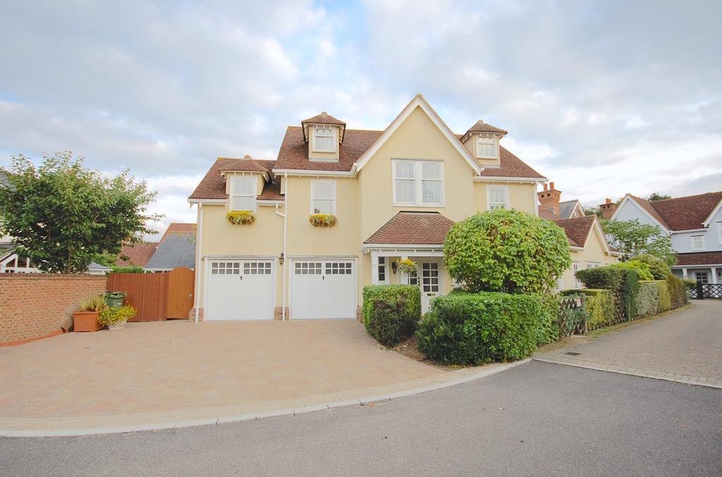 Petworth Close, Great Notley... 6 bed detached house £850,000