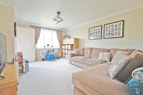 36 Shimbrooks, Great Leighs, Chelmsford, CM3 1SH