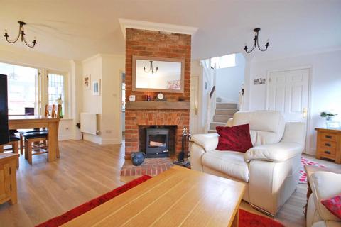 92 Cuckoo Way, Great Notley, Braintree, CM77 7WH
