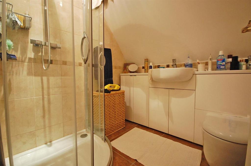 Annex ensuite.jpg