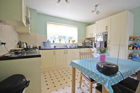 2 Hidcote Way, Great Notley, Braintree, CM77 7XT