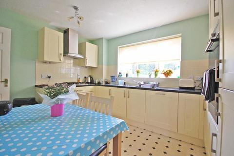 2 Hidcote Way, Great Notley, Braintree, CM77 7XT