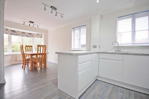 8 Chestnut Avenue, Great Notley, Braintree, CM77 7YJ