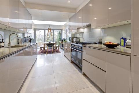 22a Hampstead Lane, London, N6 4SB