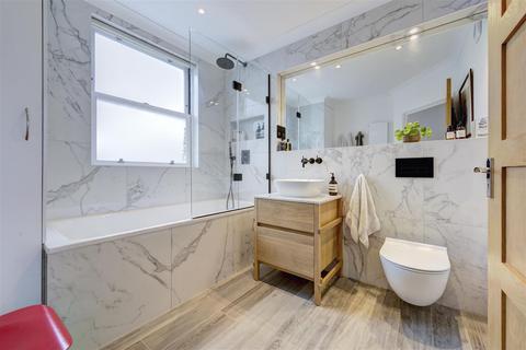 22a Hampstead Lane, London, N6 4SB