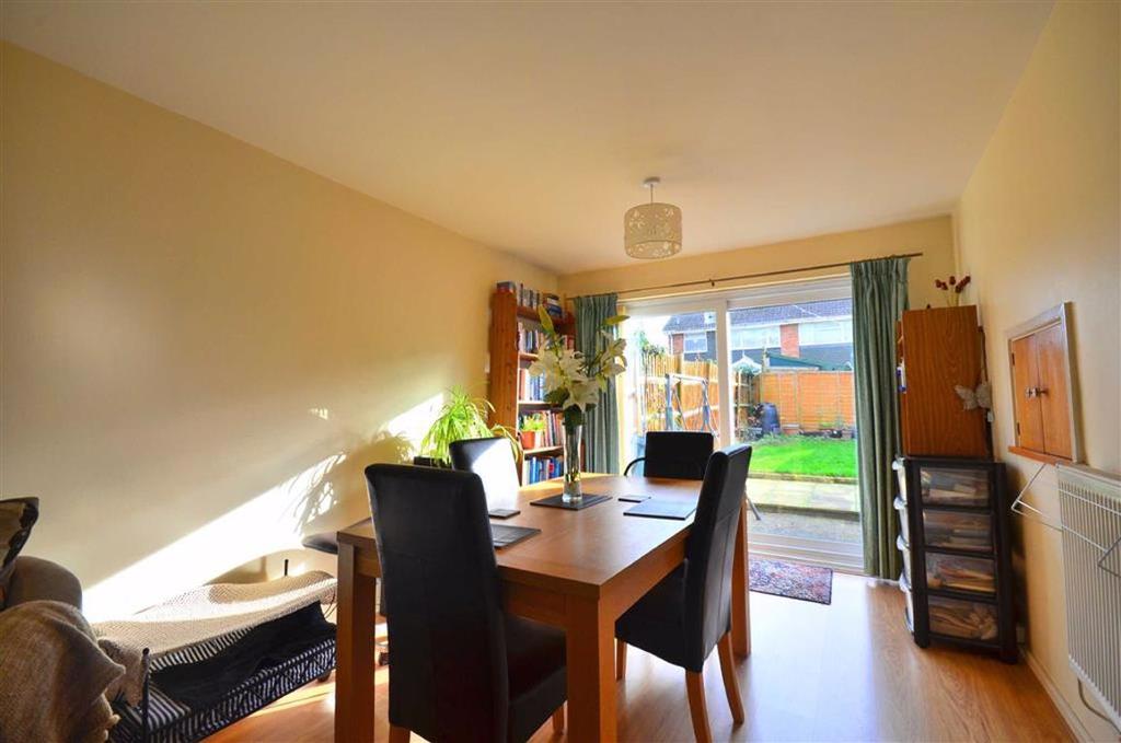 Fairford Way, Saintbridge, Gloucester 3 bed semidetached house £210,000