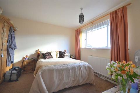 3 Fairford Way, Gloucester, GL4 4AY