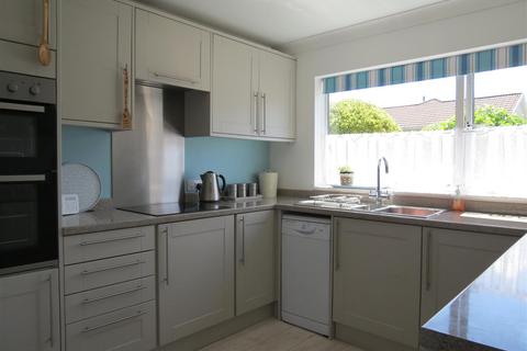 24 Edinburgh Close, Carlyon Bay, St Austell, PL25 3PN