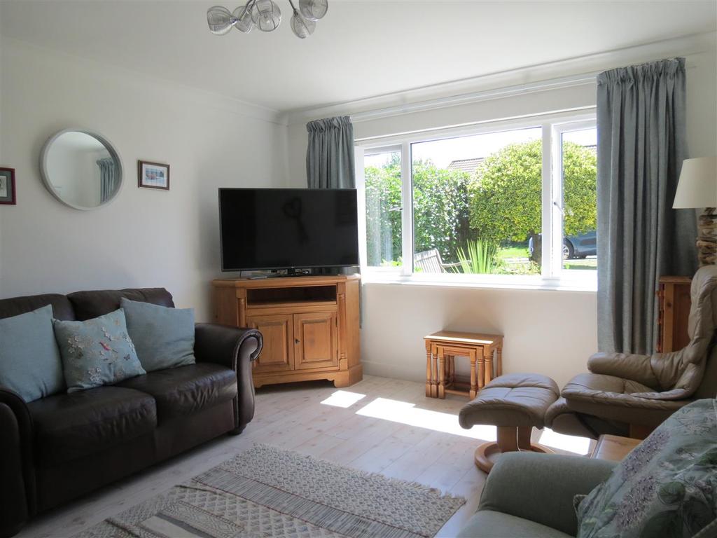 Main Living Area: