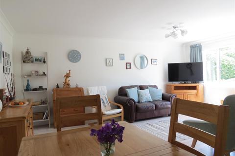 24 Edinburgh Close, Carlyon Bay, St Austell, PL25 3PN