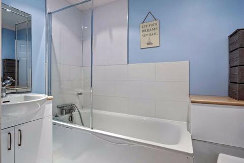 Flat 4, Westbourne Apartments Birkbeck Road, Beckenham, BR3 4GY