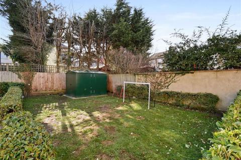 Flat 4, Westbourne Apartments Birkbeck Road, Beckenham, BR3 4GY