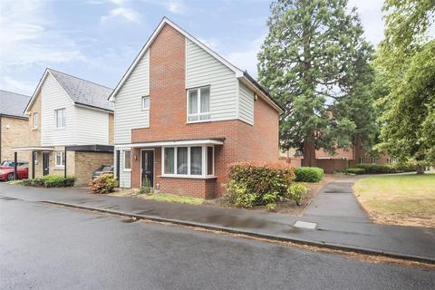 30 Redwood Drive, Epsom, KT19 8FL
