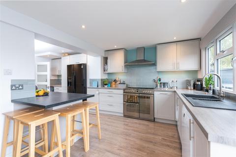 227 Fleetside, West Molesey, KT8 2NJ