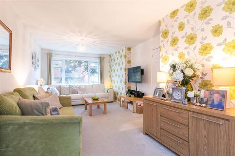 227 Fleetside, West Molesey, KT8 2NJ