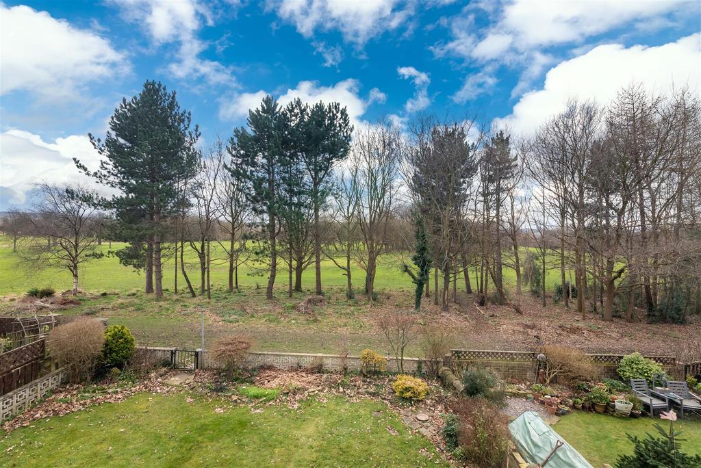 Cumbrian Way, Wakefield 3 bed detached house £250,000