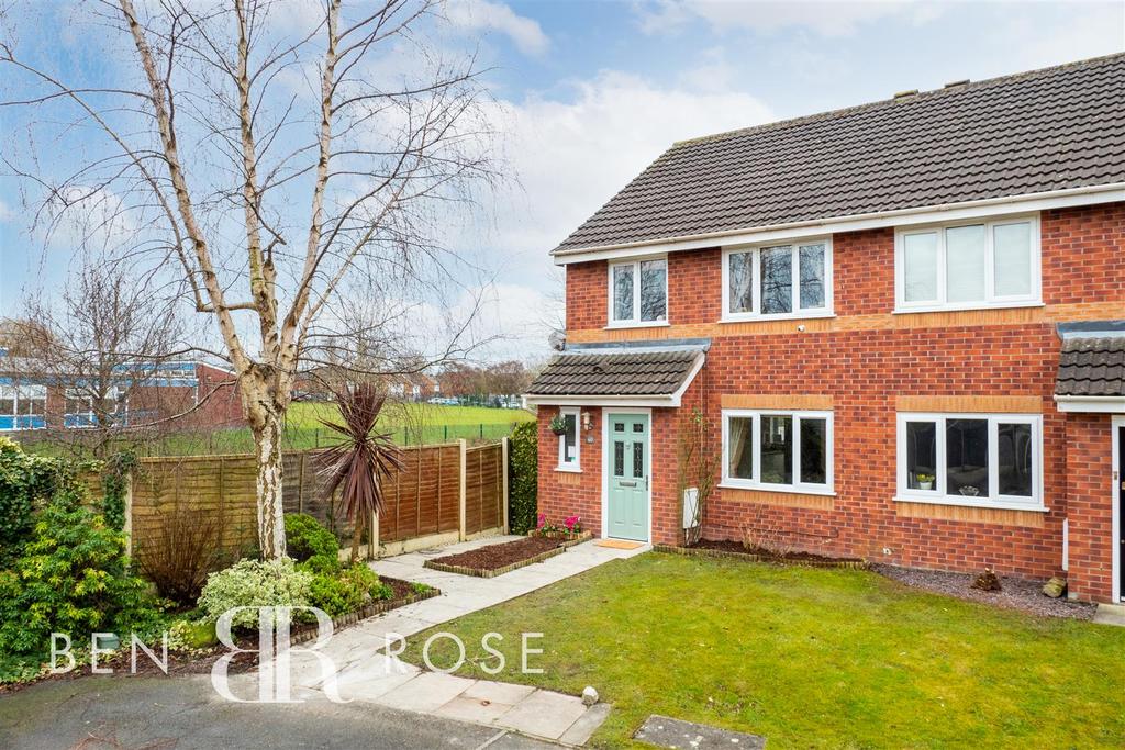 Merlin Grove, Leyland 3 bed semidetached house £150,000