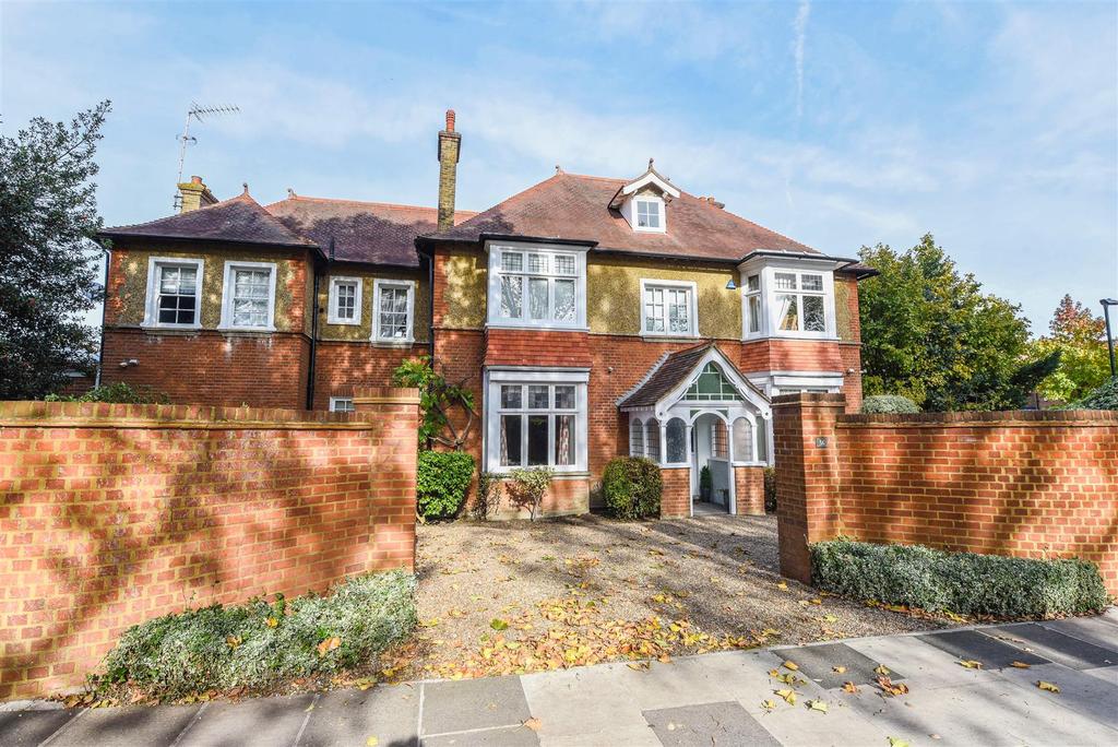 Park Road, Hampton Hill 5 bed detached house £2,200,000