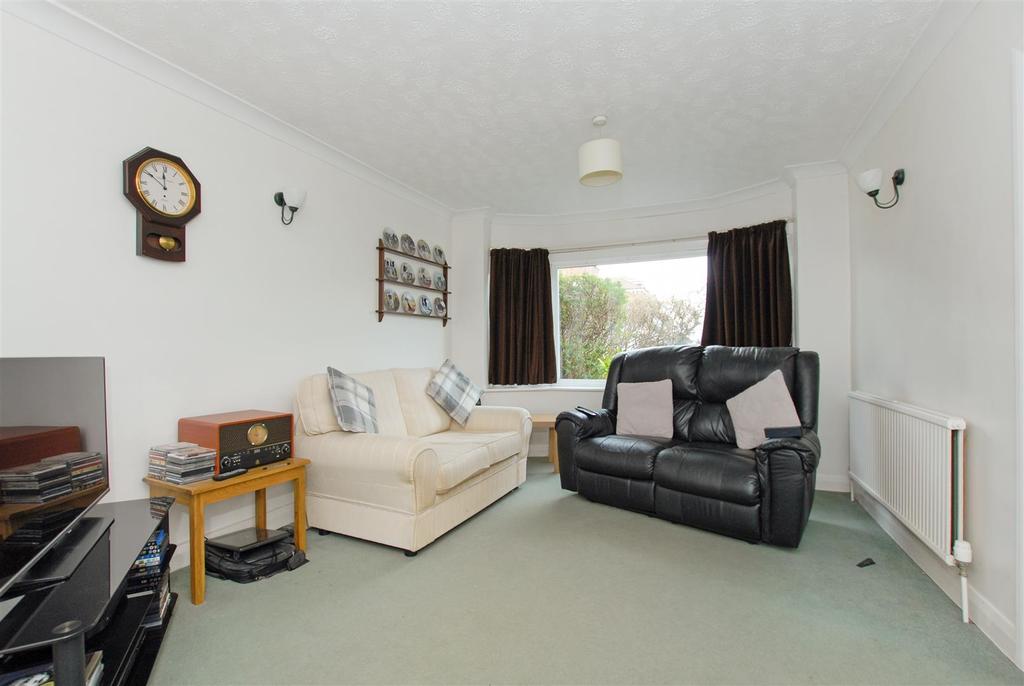 St. Andrews Way, Cippenham 3 bed semidetached house £369,950