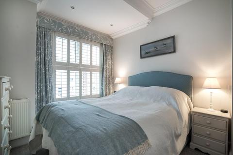 9 Aldren Road, London, SW17 0JT