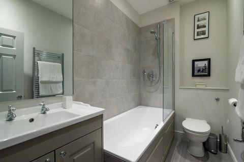 9 Aldren Road, London, SW17 0JT