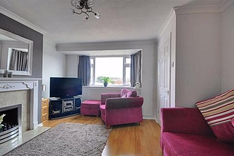 40 Barnes Way, Worcester, WR5 3AP