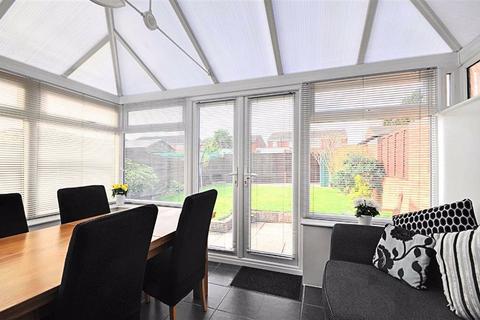 40 Barnes Way, Worcester, WR5 3AP