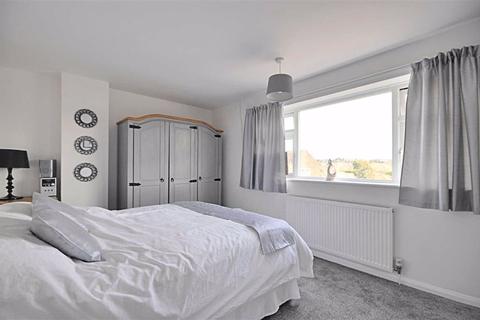 40 Barnes Way, Worcester, WR5 3AP