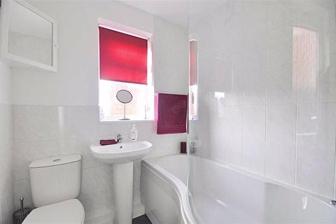 40 Barnes Way, Worcester, WR5 3AP