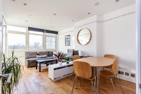 4 Old Market Square, London, E2 7PQ