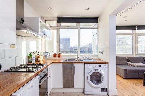 4 Old Market Square, London, E2 7PQ
