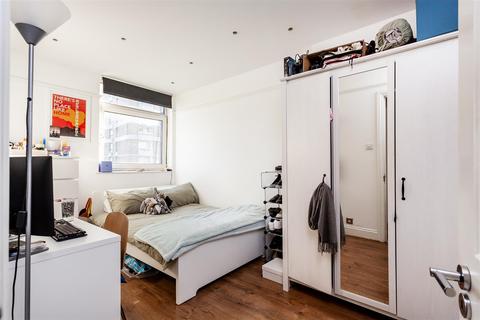 4 Old Market Square, London, E2 7PQ