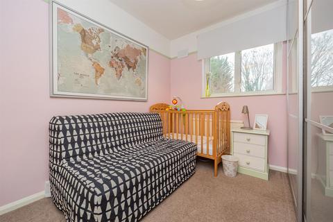 35 Toynbee Road, London, SW20 8SH