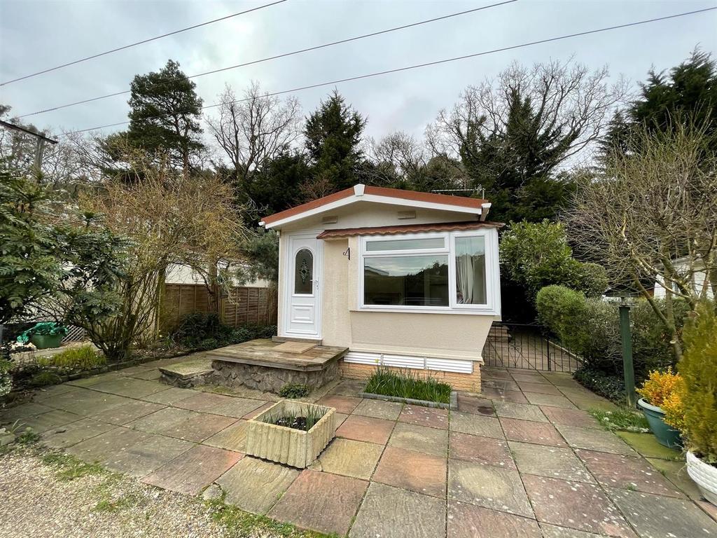 Pinelands Mobile Home Park, Padworth... 1 bed park home £65,000