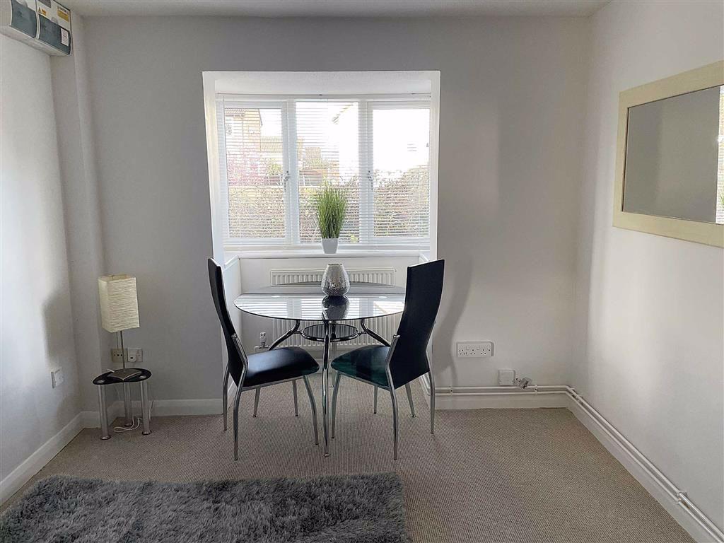 Godfrey Court, Longwell Green 1 bed apartment £695 pcm (£160 pw)