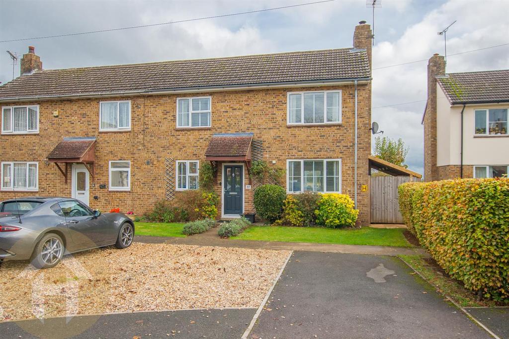 Lancaster Square, Lyneham 3 bed semidetached house £335,000