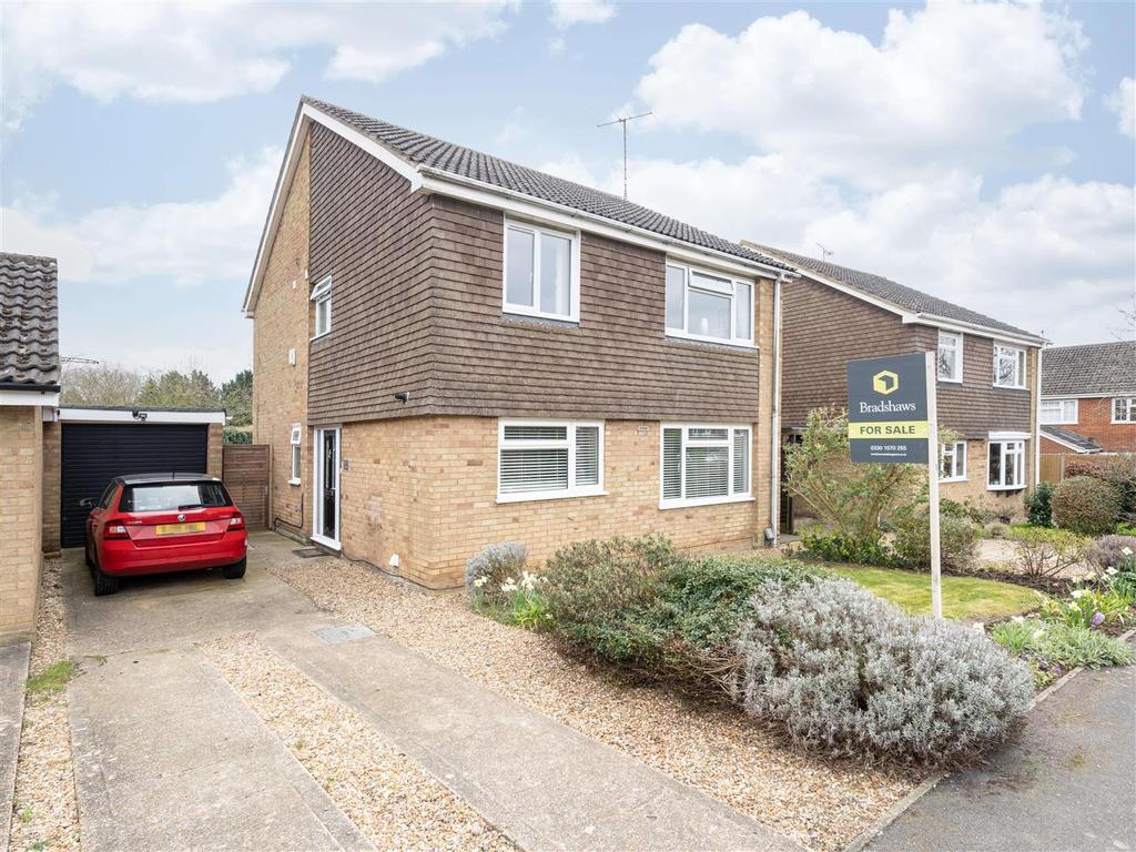Park Leys, Harlington, Dunstable 4 bed detached house £485,000