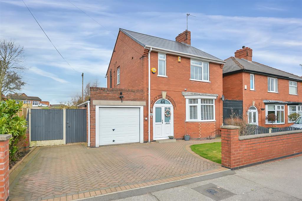 Abbott Road, Mansfield 3 bed detached house £210,000