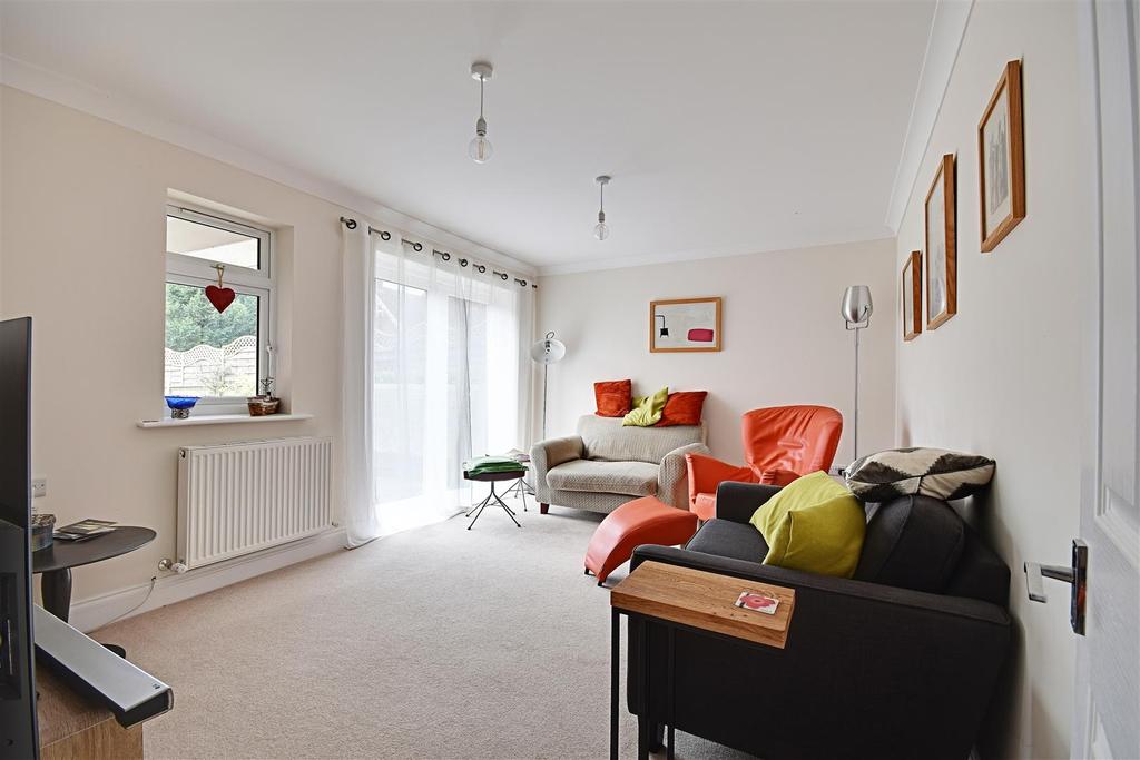 Gatelands Drive, BexhillOnSea 3 bed detached house £465,000