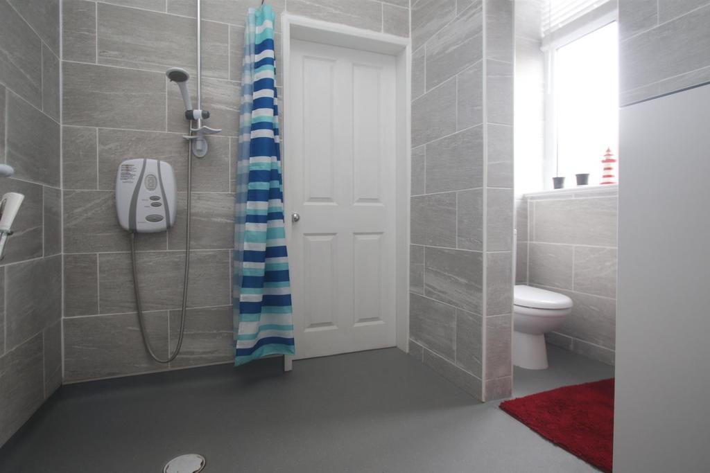Shower room: