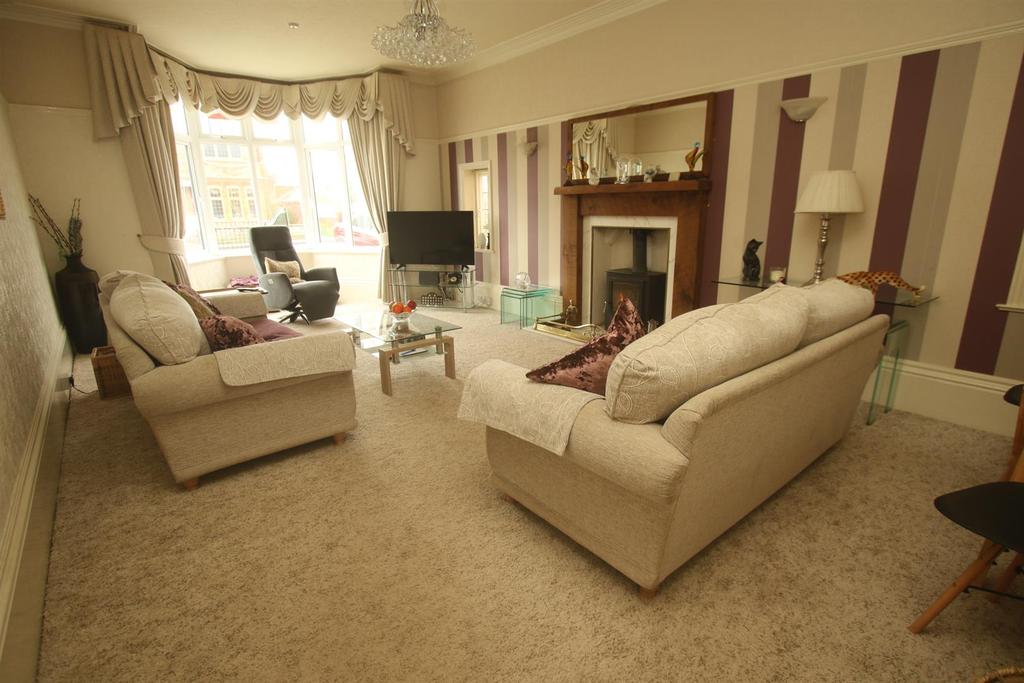Lounge: