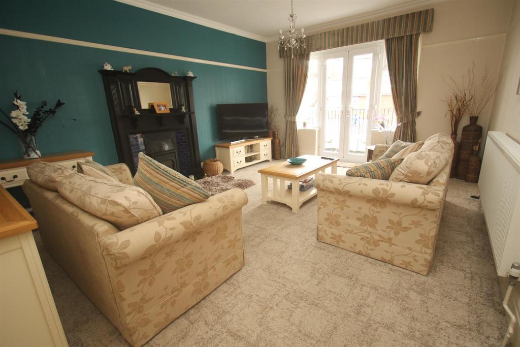 Lounge: