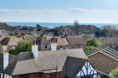 49d Manor Road, Bexhill-on-sea, TN40 1SN